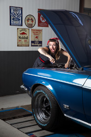 RETRO GARAGE shooting Pin-Up